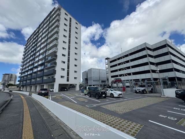 Presence Lodge Ginowan Oyama Vault 3LDK Apartment for Sale - Thumbnail 2