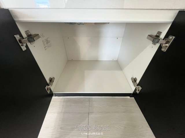 Okinawa City 2DK Apartment for Sale with 8.13% Yield - Thumbnail 2