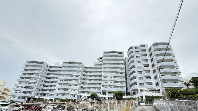 Courte Village Naha Fully Renovated 3LDK Apartment with View - Thumbnail 3