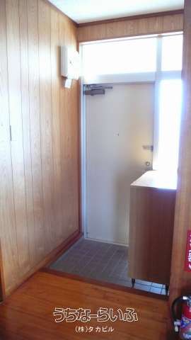 1LDK Apartment for Rent in Tomigusuku, Okinawa - 45,000 Yen - Thumbnail 3