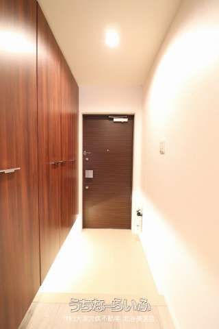 Altuere Mihama 2LDK Condo with Ocean Views in Chatan, Okinawa - Thumbnail 2