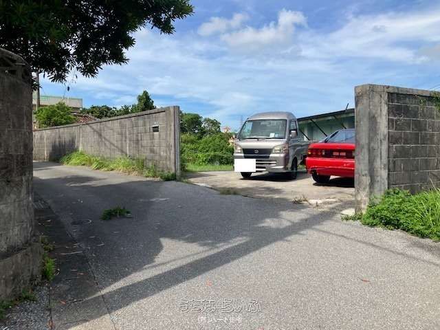 575.29 sqm Commercial Land for Sale on Route 329, Okinawa City - Thumbnail 3