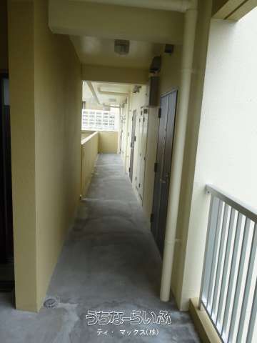 Modern 1R Apartment for Rent in Naha, Near Makishi Station - Thumbnail 3