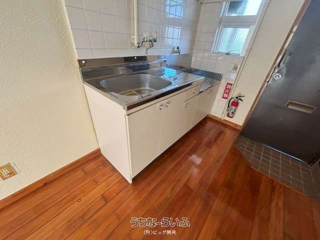 6-Unit Apartment Building for Sale in Urasoe, Okinawa - Investment Property - Thumbnail 4