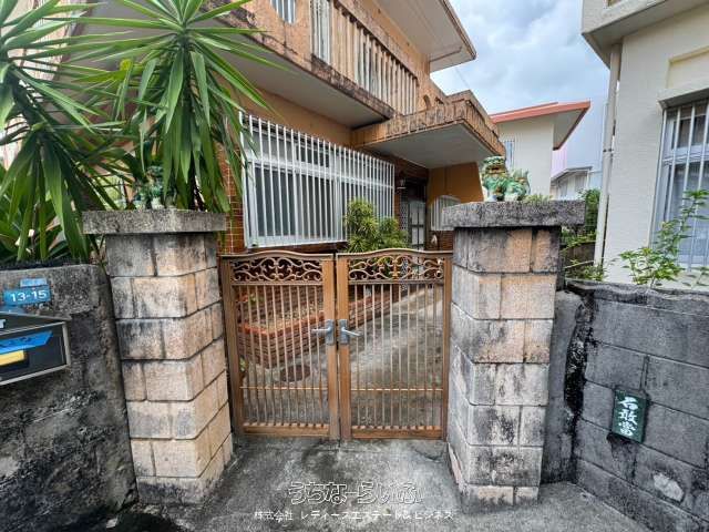 5LDK Detached House for Sale on Large Flat Lot in Urasoe, Okinawa - Thumbnail 3