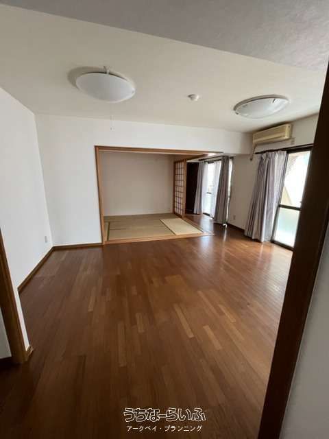 Spacious 4LDK Apartment for Rent in Naha, Okinawa - Thumbnail 3