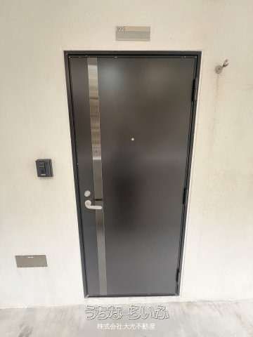 Modern 1K Apartment for Rent in Urasoe, Okinawa with Free Internet - Thumbnail 2