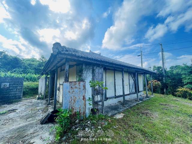 220 Tsubo Land with Old House in Nago, Okinawa for Sale - Thumbnail 4
