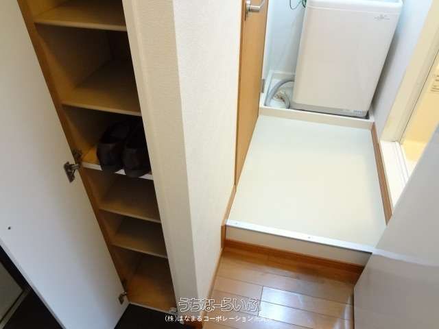 Leopalace Lupe 1075 1K Apartment for Rent in Naha, Okinawa - Image 1