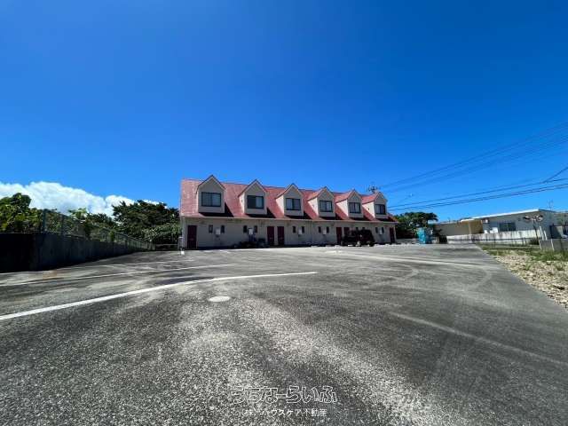 6-Unit Investment Apartment for Sale in Yomitan, Okinawa - Thumbnail 4