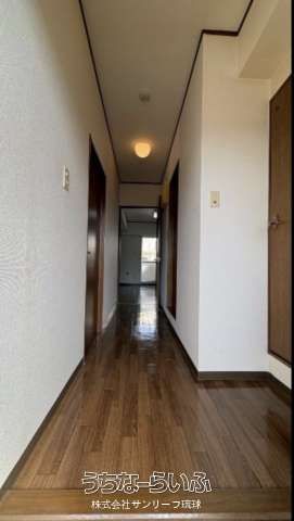 Placide Awasé 303: 2DK Apartment for Rent in Okinawa City - Thumbnail 3