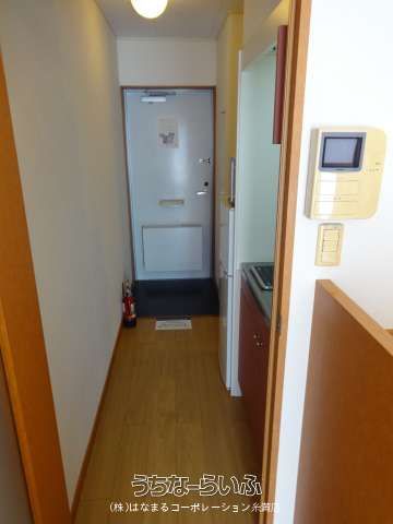 Nakachi 204: Furnished 1K Apartment for Rent in Tomigusuku - Thumbnail 3
