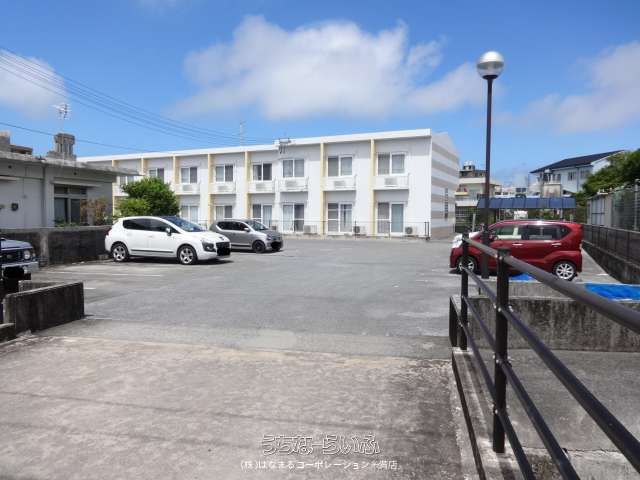 Nakachi 204: Furnished 1K Apartment for Rent in Tomigusuku - Thumbnail 2