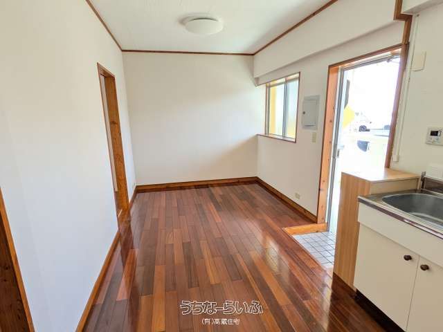 1LDK Apartment for Rent in Quiet Naha Neighborhood, Okinawa - Thumbnail 4