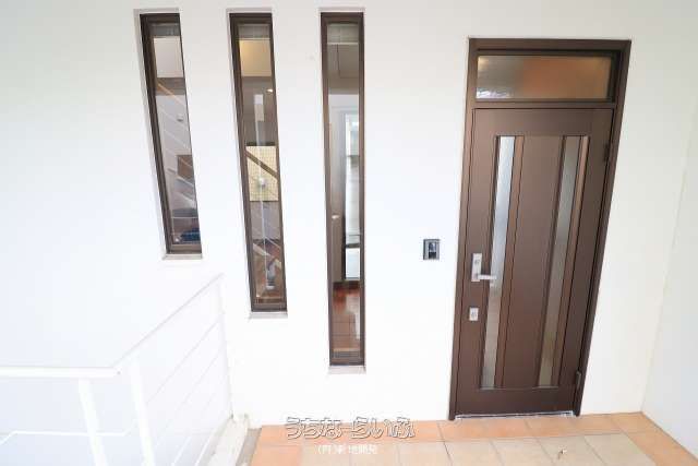 Pet-Friendly 3LDK Maisonette Apartment for Rent in Naha Omoromachi - Thumbnail 2