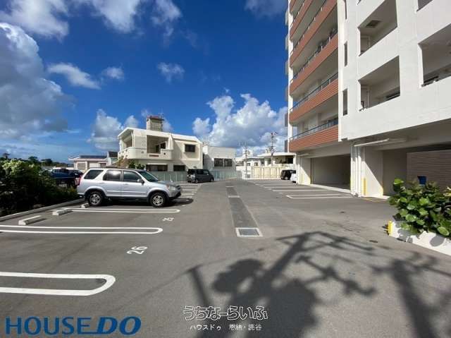 Ocean View 2LDK Apartment for Sale in Chatan, Okinawa - Thumbnail 3