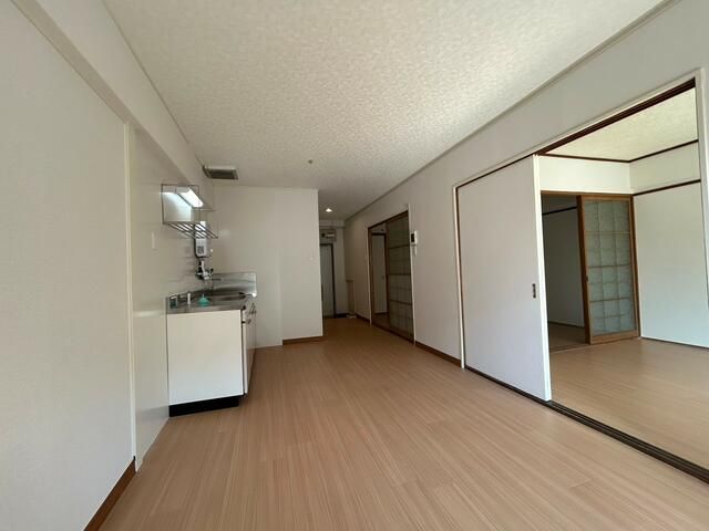 2LDK Apartment in Kokura, Kitakyushu - ¥3M - Thumbnail 3