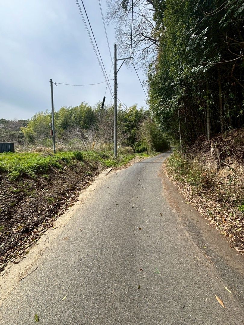 Vacant Land for Sale in Tosu City, Saga - Ideal for Storage or Garden - Thumbnail 2