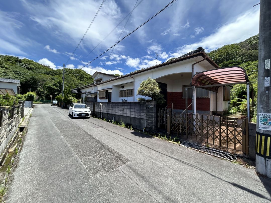 Renovation-Ready 4DK Wooden House in Omuta, Fukuoka - Thumbnail 3