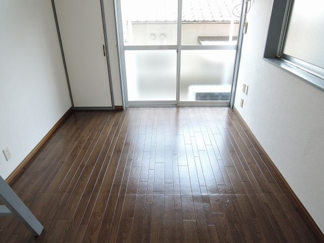 White Heights Hiyoshidai 101 Rental Apartment in Kitakyushu - Thumbnail 4
