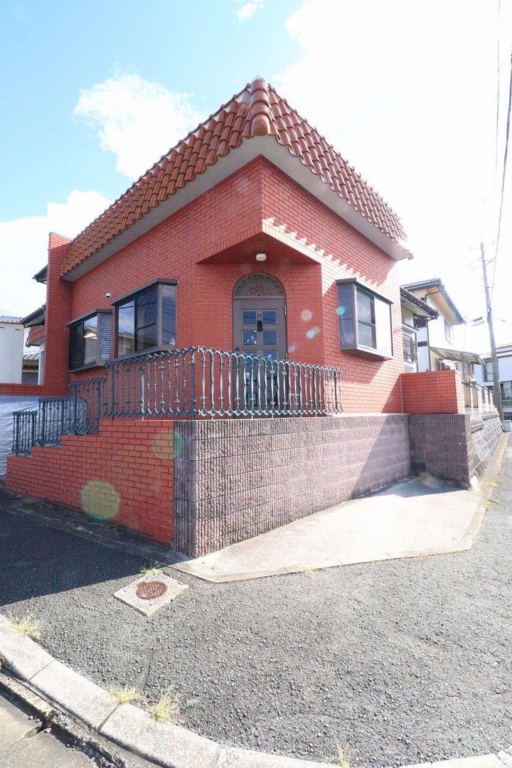 5LDK Shop House for Sale in Iizuka, Fukuoka - Corner Lot - Thumbnail 2