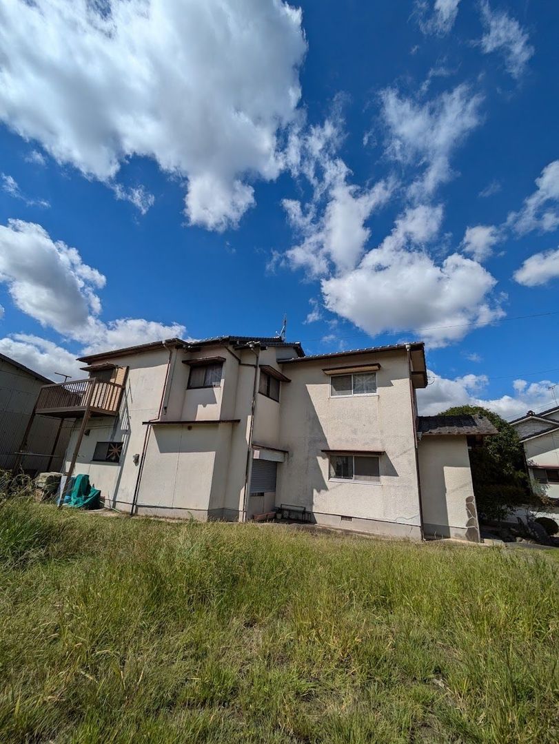 7DK House for Sale in Kama City, Fukuoka - 1.8 Million Yen - Image 1