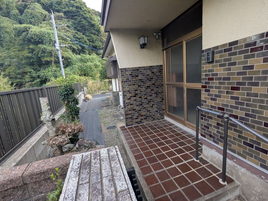 4DK Detached House for Sale in Kitakyushu's Yahatanishi Ward - Thumbnail 2