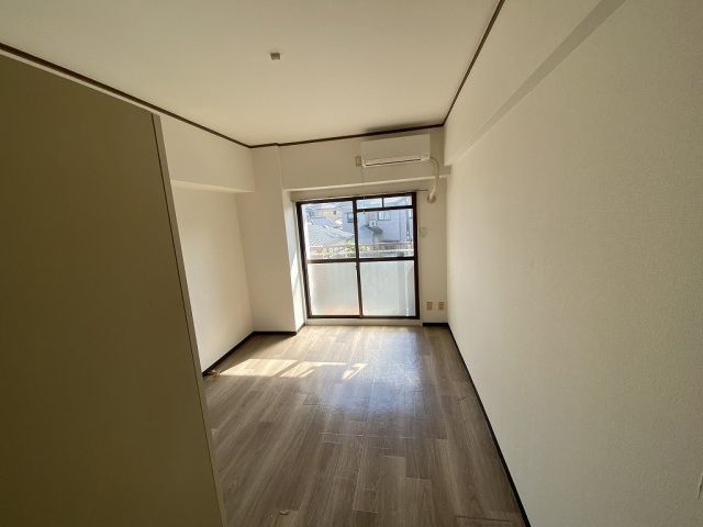 Kurume 1R Apartment with Free Rent Near Minami-Kurume Station - Thumbnail 2