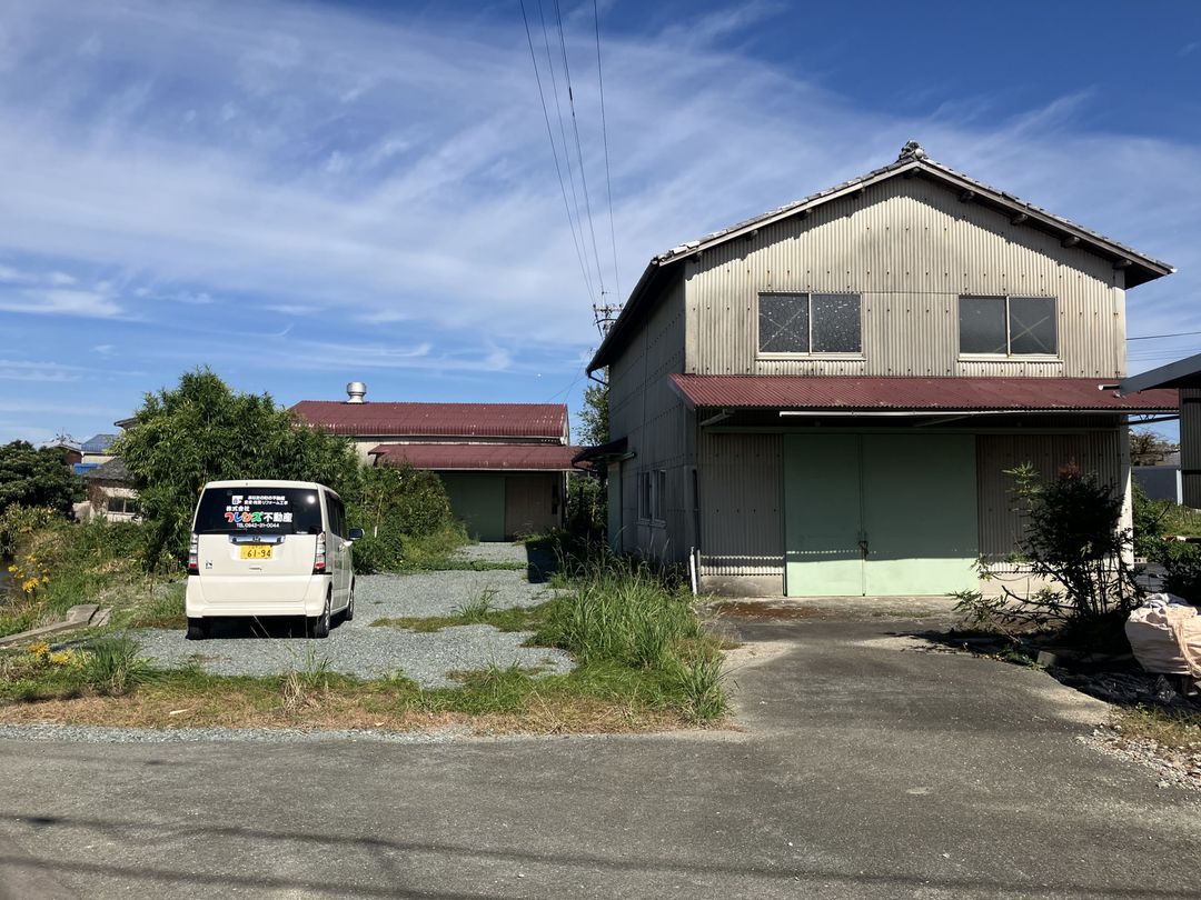 Land with Two Warehouses for Sale in Oki Town, Fukuoka - Image 1