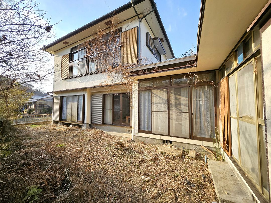 8LDK House for Sale in Omuta, Fukuoka with Renovated Kitchen & Bath - Thumbnail 4