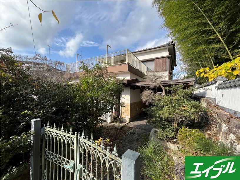 8LDK House for Sale in Omuta, Fukuoka with Renovated Kitchen & Bath - Thumbnail 2