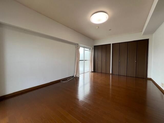 3LDK Corner Apartment in Wakamatsu, Kitakyushu - Thumbnail 3