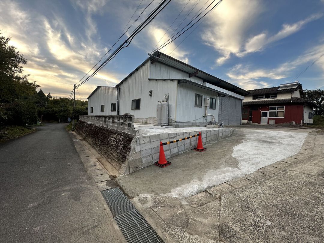 Warehouse for Sale in Minami-Seki, Kumamoto - 260 sqm Building - Thumbnail 3