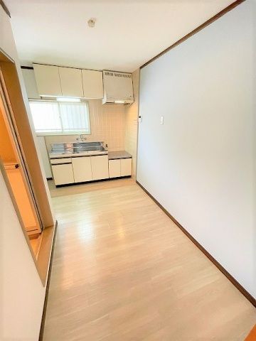 1K Apartment for Rent in Shimoitozu, Kitakyushu - 18,000 Yen - Thumbnail 4