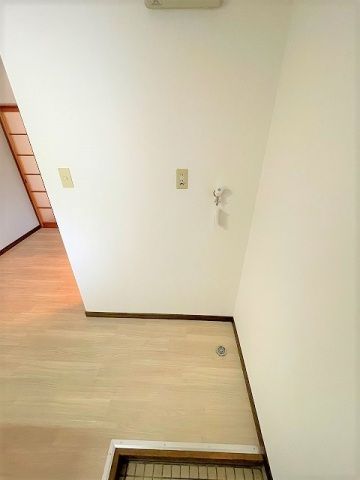 1K Apartment for Rent in Shimoitozu, Kitakyushu - 18,000 Yen - Thumbnail 2