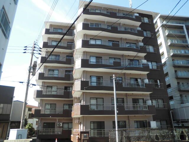 Kurohara Sky Mansion 402: 2LDK Apartment in Kitakyushu - Thumbnail 2
