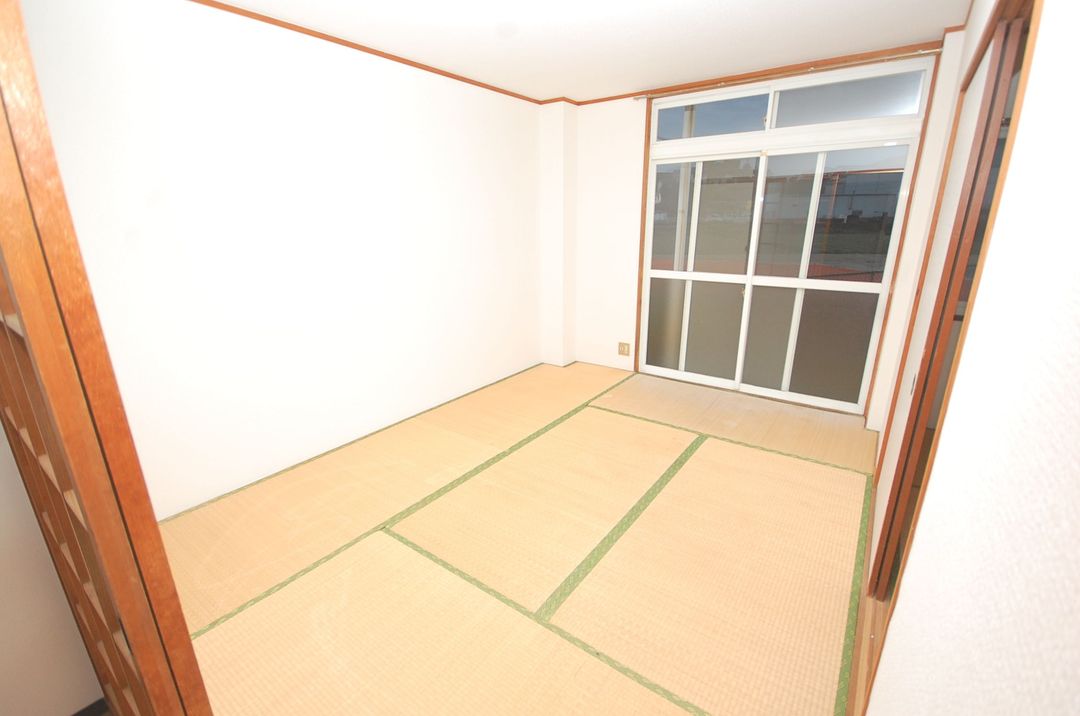 City Heights Igisu II Apartment Building for Sale in Iizuka, Fukuoka - Thumbnail 3