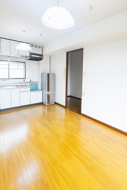 3LDK Apartment in Moji, Kitakyushu - ¥3M - Thumbnail 2