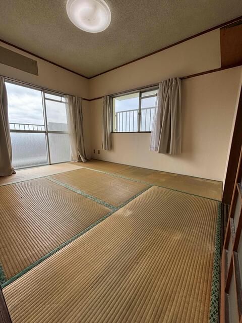 4DK Apartment for Sale in Moji Ward, Kitakyushu - 63.2 sqm - Thumbnail 3