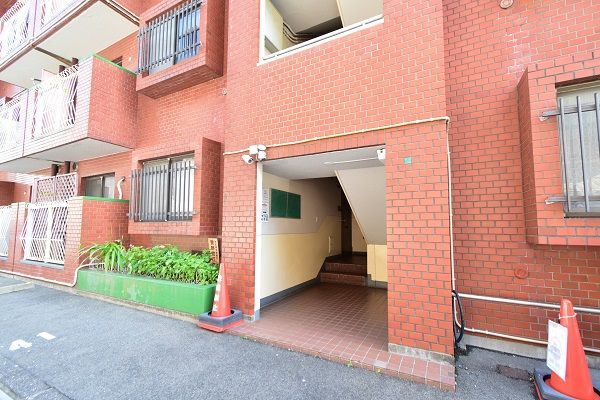 4LDK Apartment in Kokura-kita, Dual Balconies - Thumbnail 2