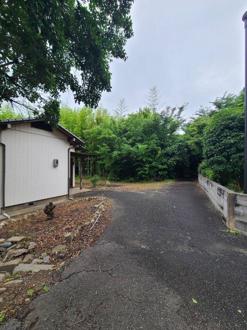 1979 Single-Story 3DK House for Sale in Kitakyushu - Thumbnail 2