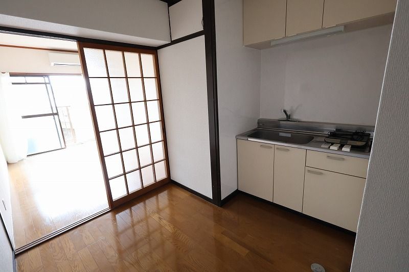 1K Apartment Near Dazaifu Station & Tenmangu Shrine, Fukuoka - Thumbnail 2
