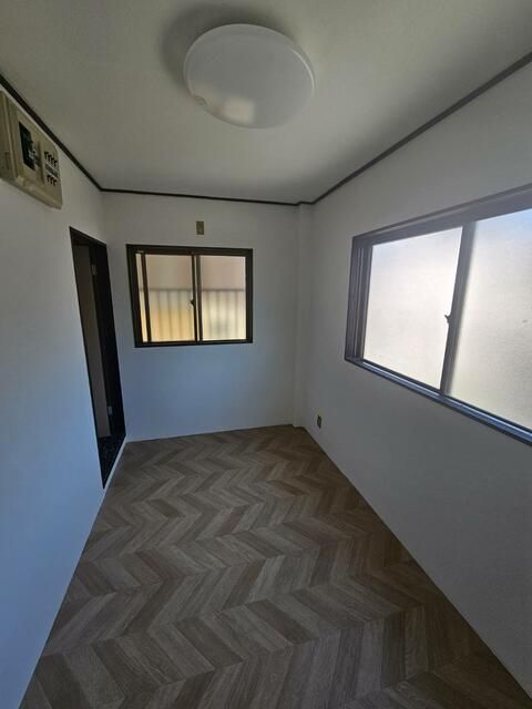 Commercial Building for Sale in Kokurakita-ku, Kitakyushu - Thumbnail 2