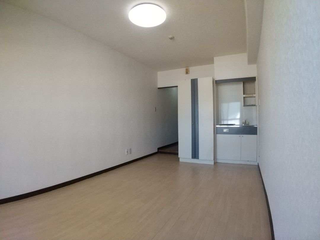 White Palace Kogane Studio Apartment for Sale in Kitakyushu - Thumbnail 2