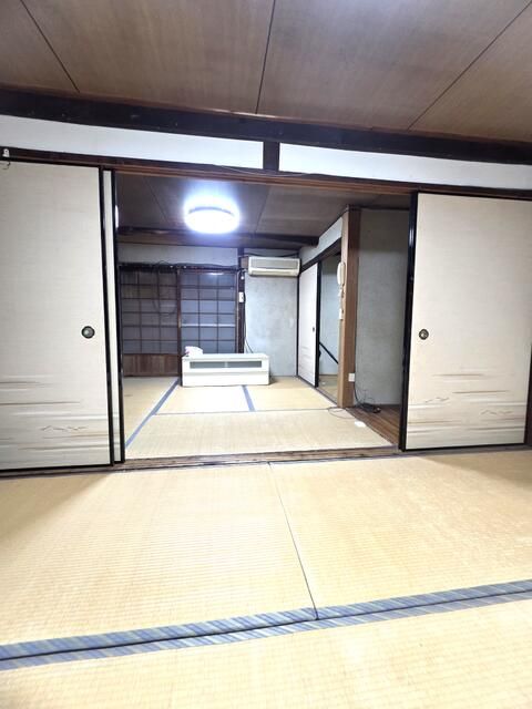 4DK Detached House for Sale in Kitakyushu's Yahata Nishi-ku - Thumbnail 4