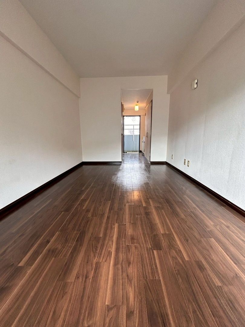 Kitakyushu Apartment for Rent: 1R Near Orio Station, No Deposit - Thumbnail 3