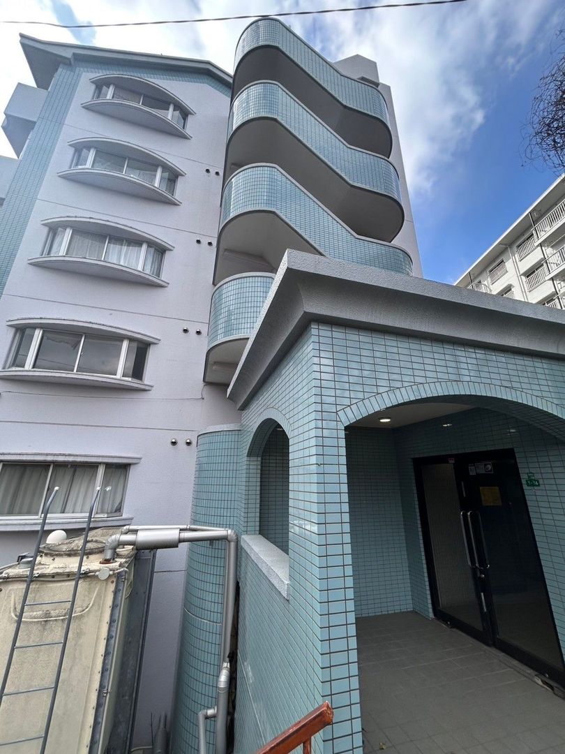 Kitakyushu Apartment for Rent: 1R Near Orio Station, No Deposit - Thumbnail 2