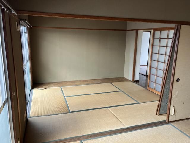 4LDK Apartment for Sale in Kitakyushu's Emerald Town Honjo - Thumbnail 4
