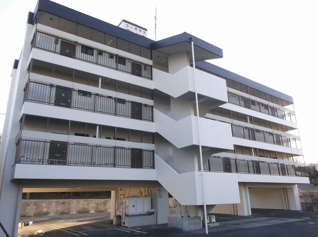 Copperas Wa 302 1DK Apartment for Rent in Iizuka, Fukuoka - Image 1