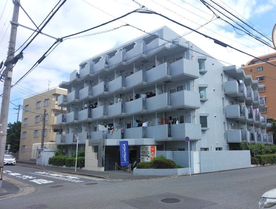Fukuoka Studio Apartment for Sale with 10.32% Yield Near Ohashi Station - Thumbnail 2